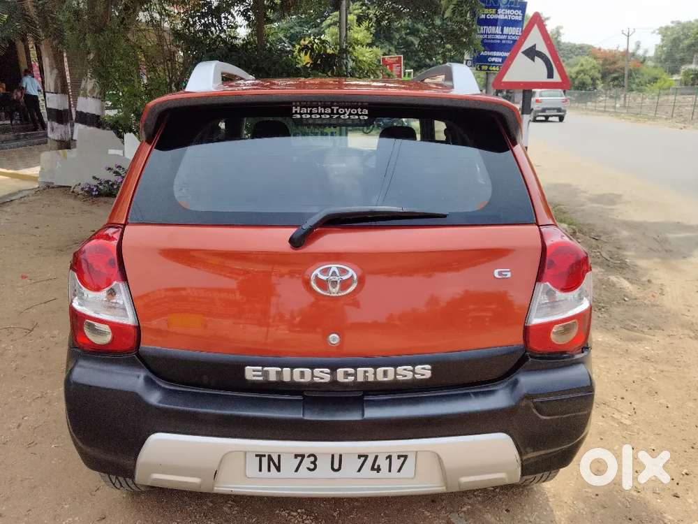 **toyota Etios Liva Cross 2015 – Sporty Orange – Excellent Condition**