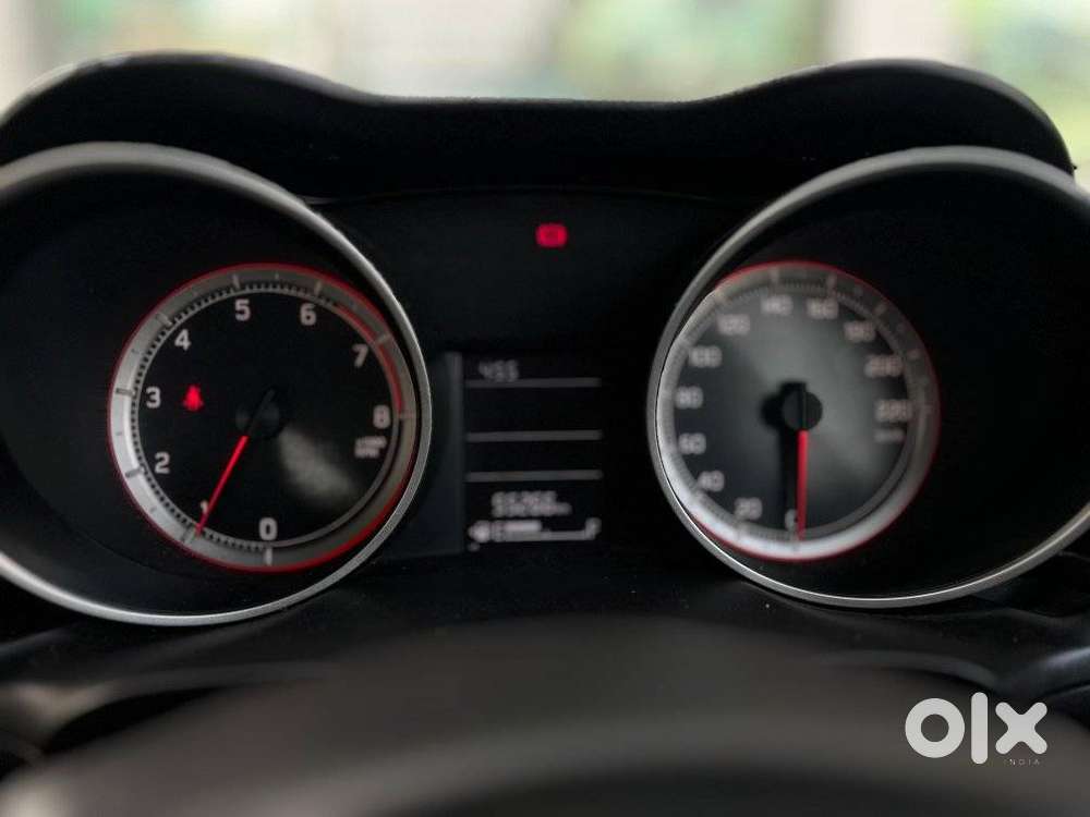 Maruti Suzuki Swift Vxi + Manual, 2022, Petrol