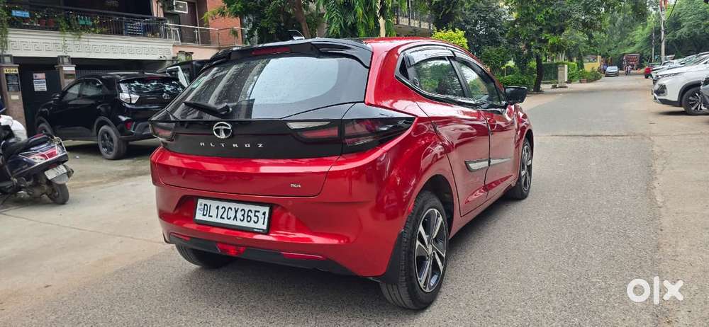 Tata Altroz 1.2 Xza Plus Dark Edition Dct, 2024, Petrol