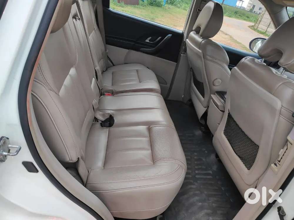 Mahindra Xuv500 2017 Diesel 93967 Km Driven