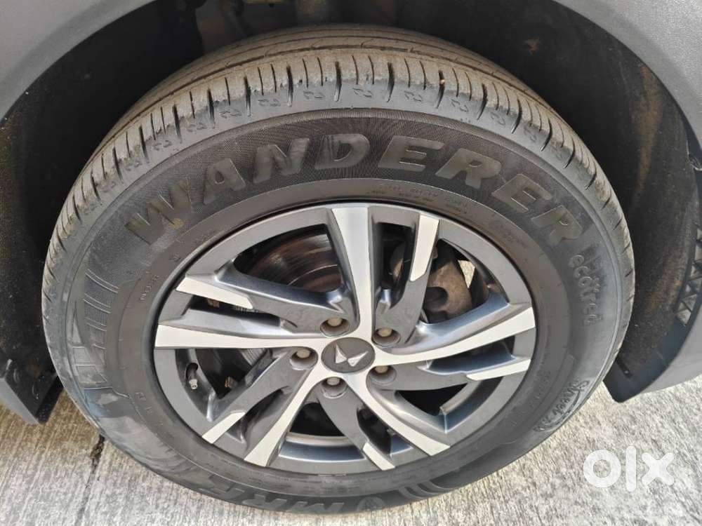Mahindra Xuv700 2.0 Ax 5 Petrol Mt Str, 2024, Petrol