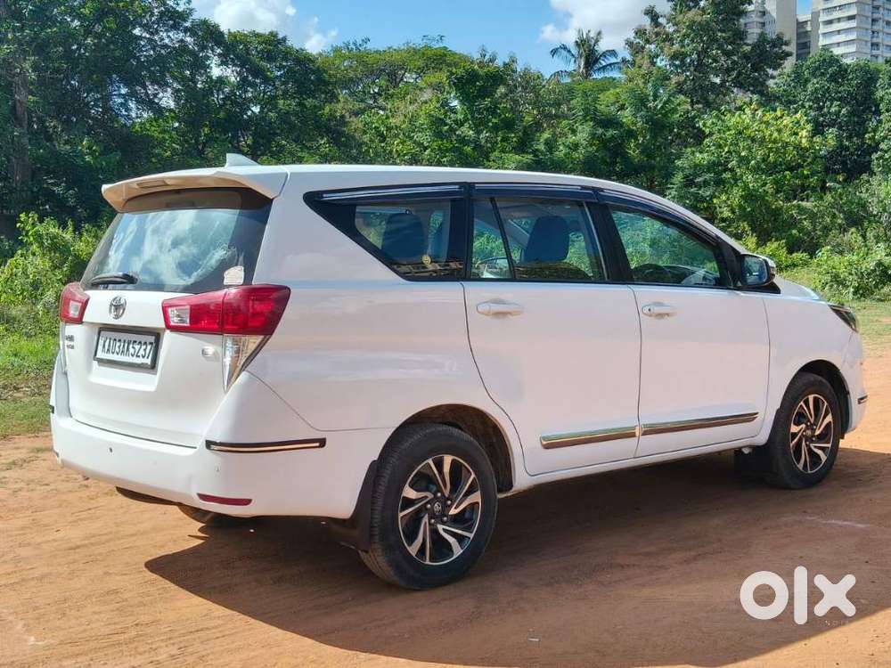 Toyota Innova Crysta 2.4 G Mt, 2022, Diesel