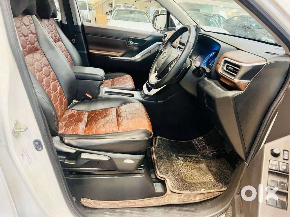 Toyota Innova Hycross 2.0 Vx Hybrid 7 Str, 2023, Petrol