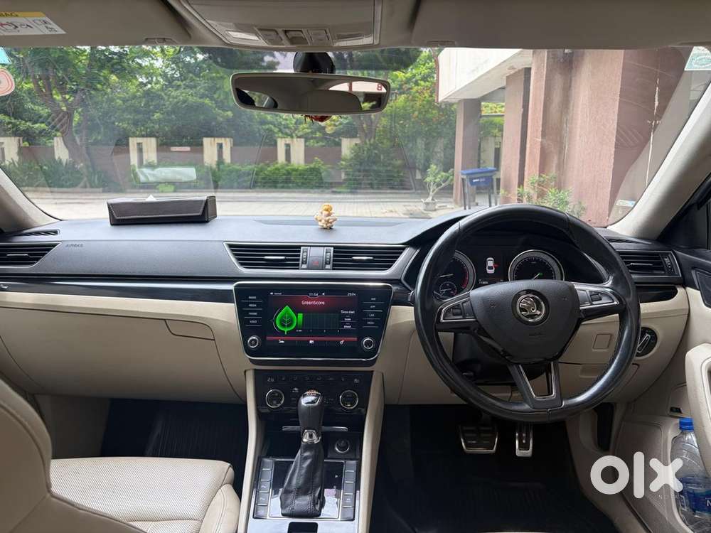 Skoda Superb Petrol 2019