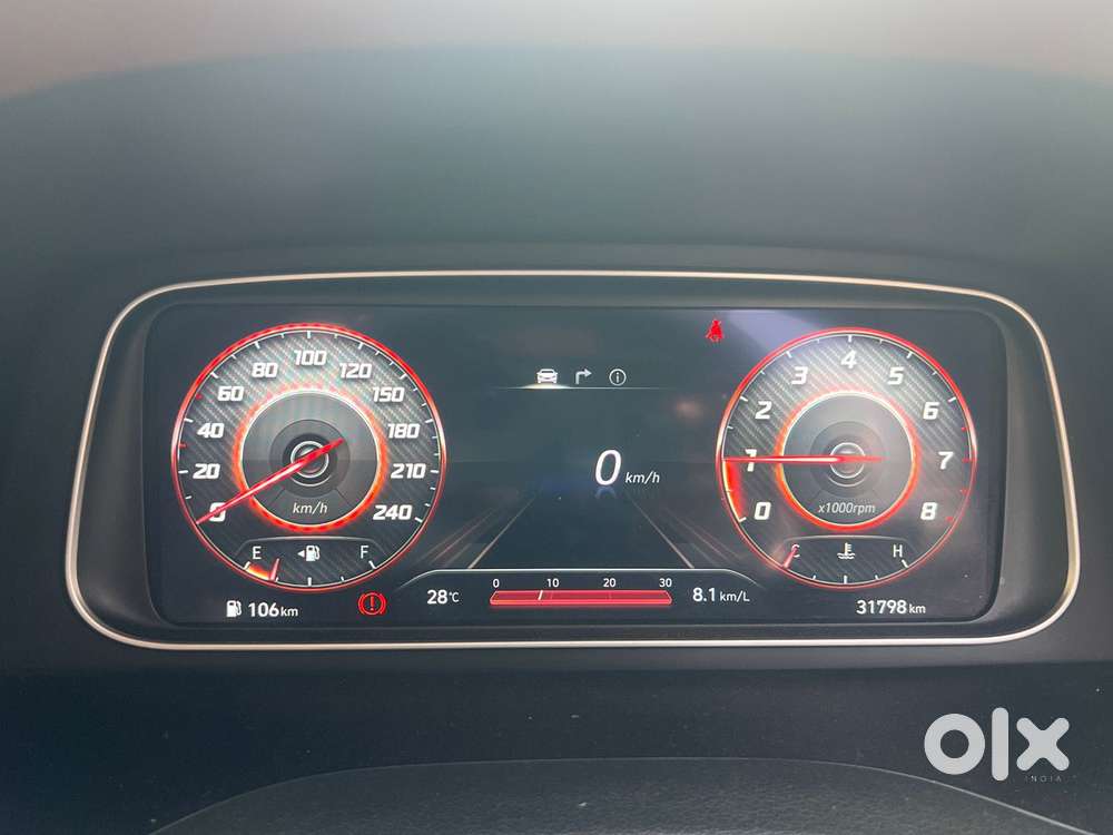 Hyundai Alcazar Signature Dual Tone, 2021, Petrol