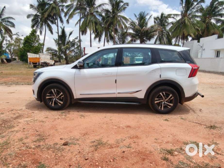 Mahindra Xuv700 2.0 Ax 7 Petrol Mt Str, 2023, Diesel