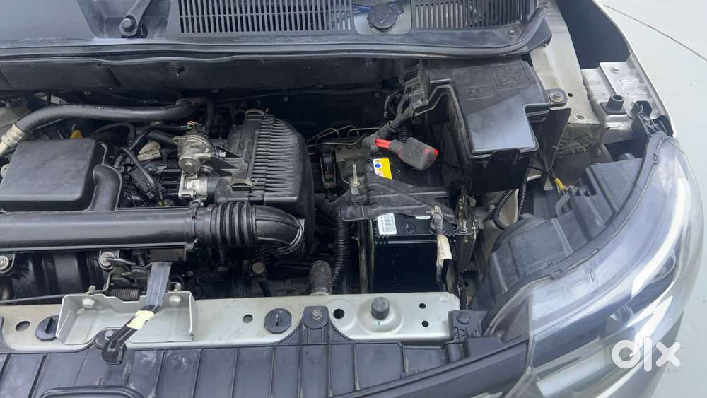 Renault Triber Rxz, 2023, Petrol