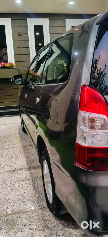 Toyota Innova 2013 Diesel 115000 Km Well Maintained