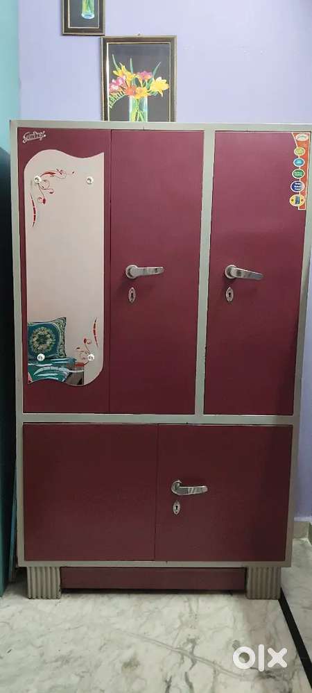 Godrej wardrobe ,1.5 years old, Burgundy colour