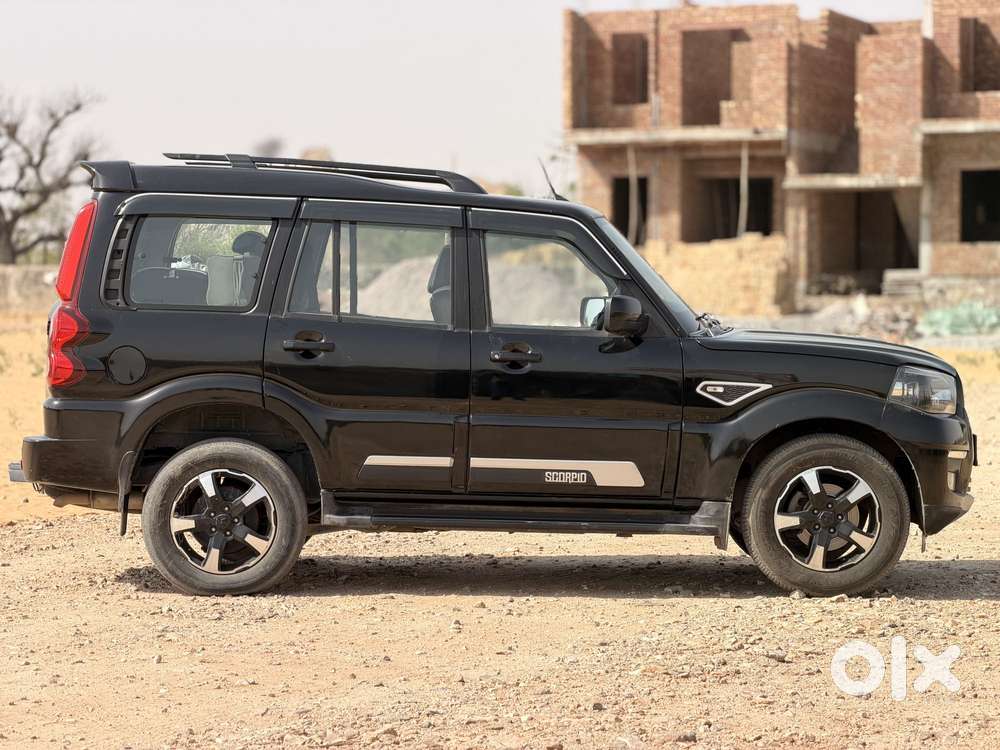 Mahindra Scorpio Classic 2.2 S 11 Mt 7 Str, 2024, Diesel