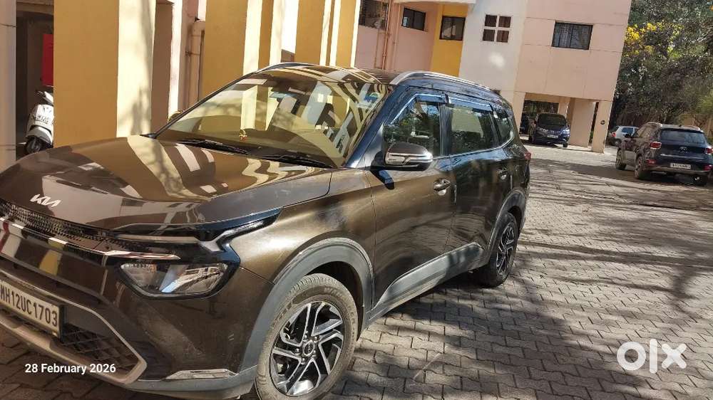 Kia Carens 2022 Petrol 180000 Km Driven