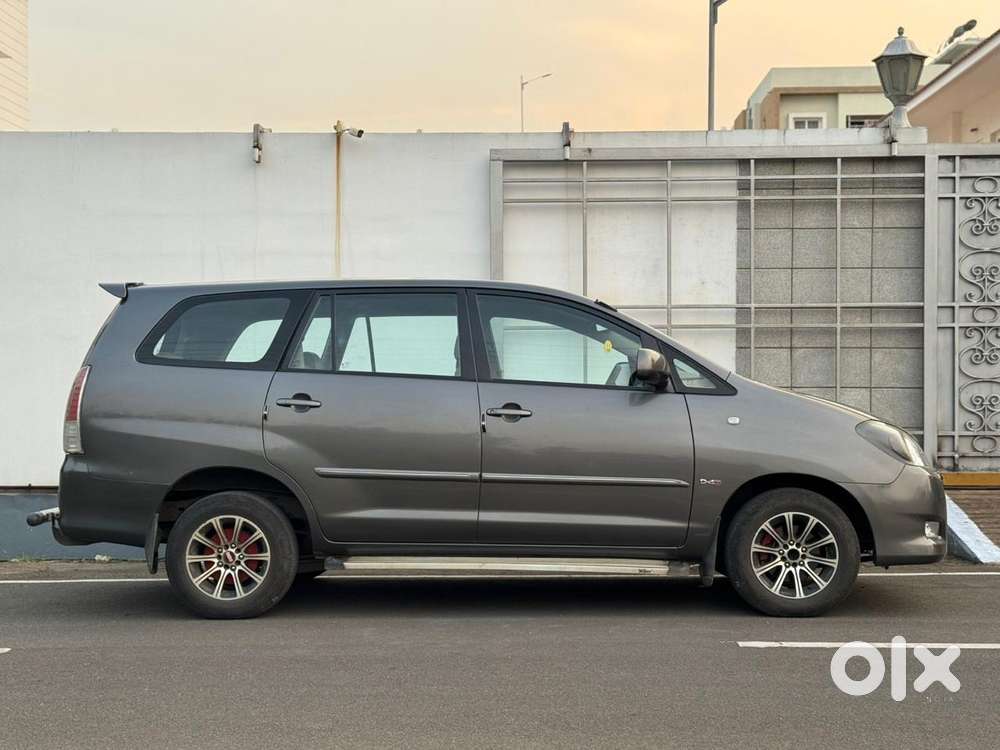 Toyota Innova 2.5 Gx 7 Str Bs-iii, 2011, Diesel