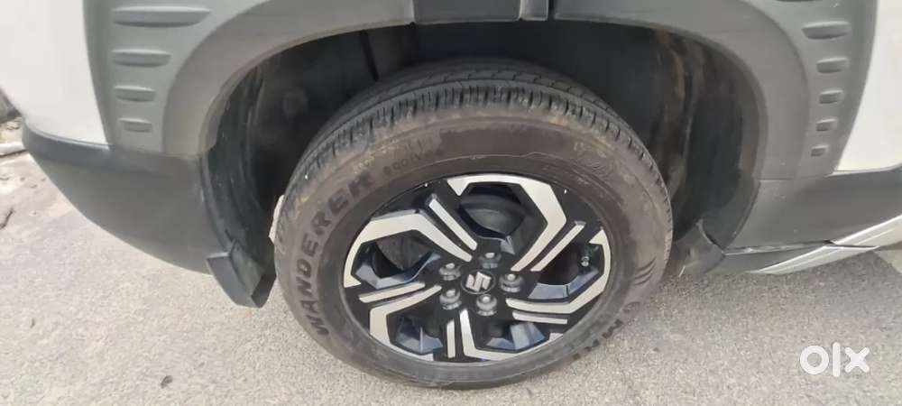 Maruti Suzuki Vitara Brezza 1.5 Zxi Plus At Dual Tone, 2022, Petrol