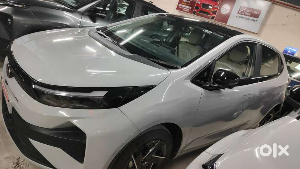 Tata Altroz, 2025, Petrol