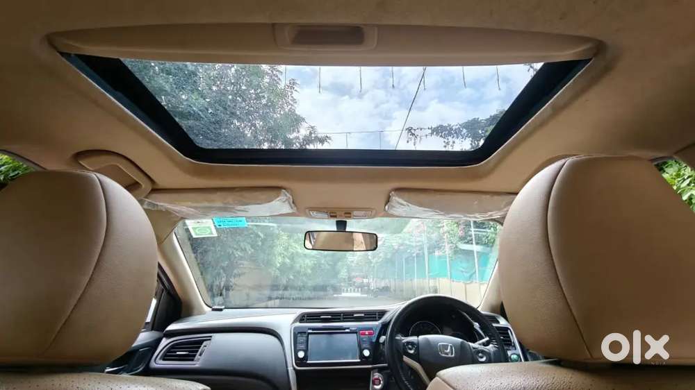 Honda City Petrol Topend Model Sanroof