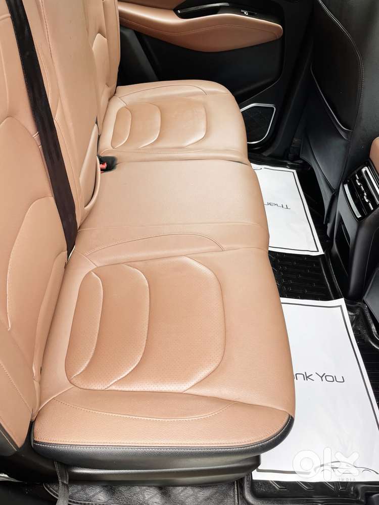 Mg Hector Plus Sharp Pro 1.5 Turbo Petrol Cvt 6 Str Dual Tone, 2023,..