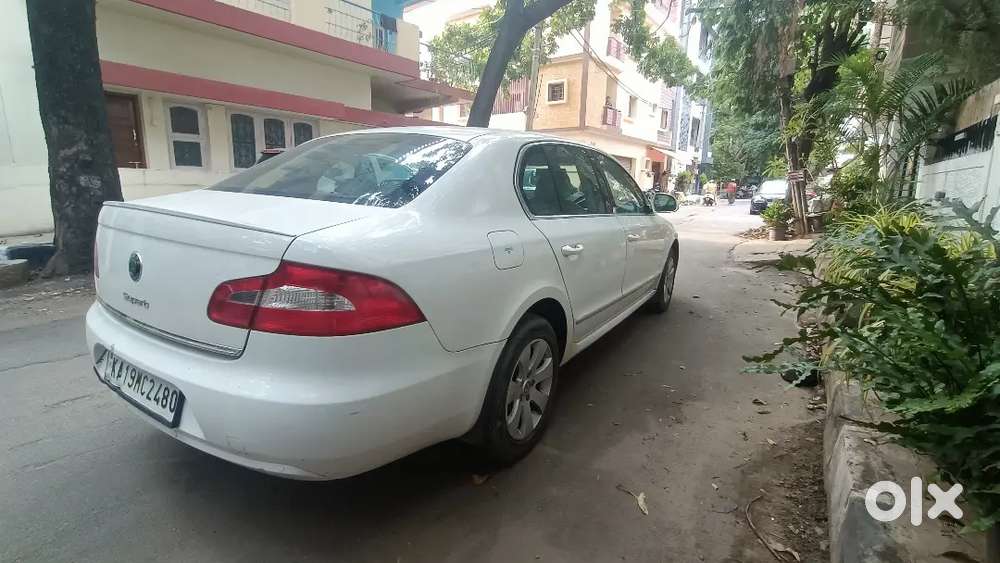 Skoda Superb 2012