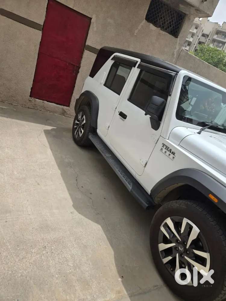 Mahindra Thar Roxx Diesel Manual 2025 December Variant