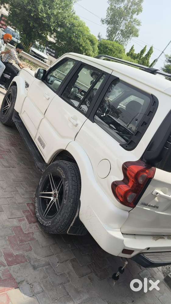 Mahindra Scorpio 2018 Diesel Manual