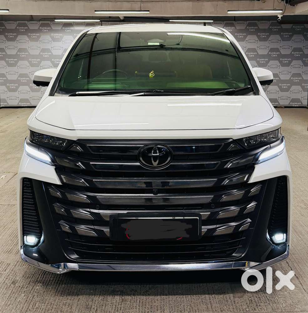 Toyota Vellfire 2.5 Executive Lounge, 2024, Cng & Hybrids