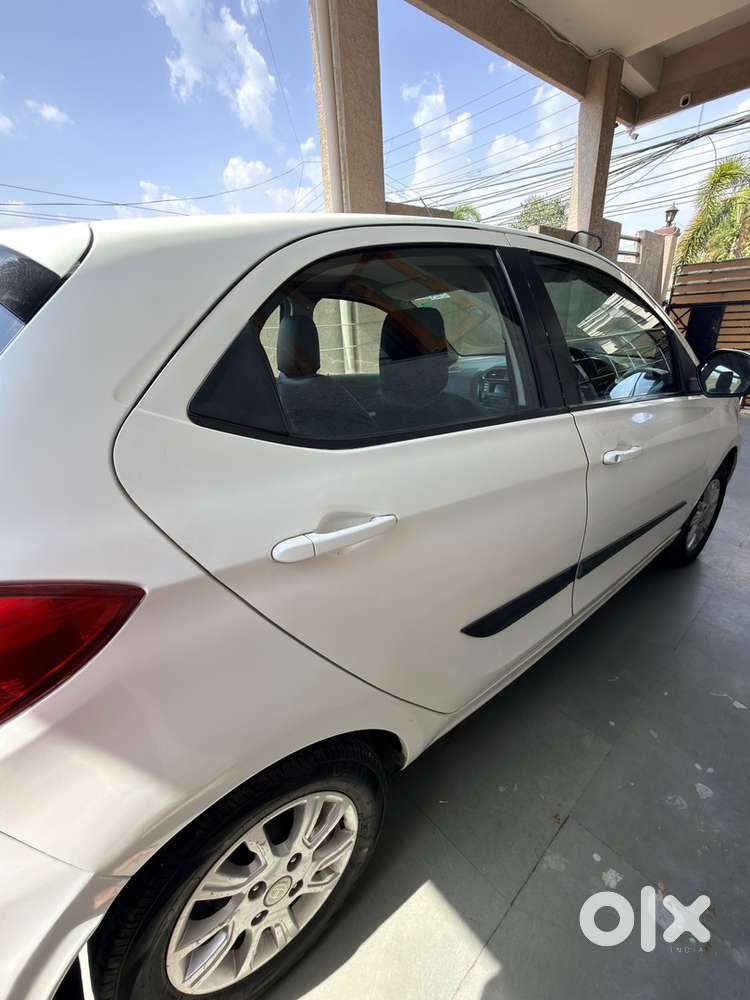 Tata Tiago Xz Top Model 2017 Petrol