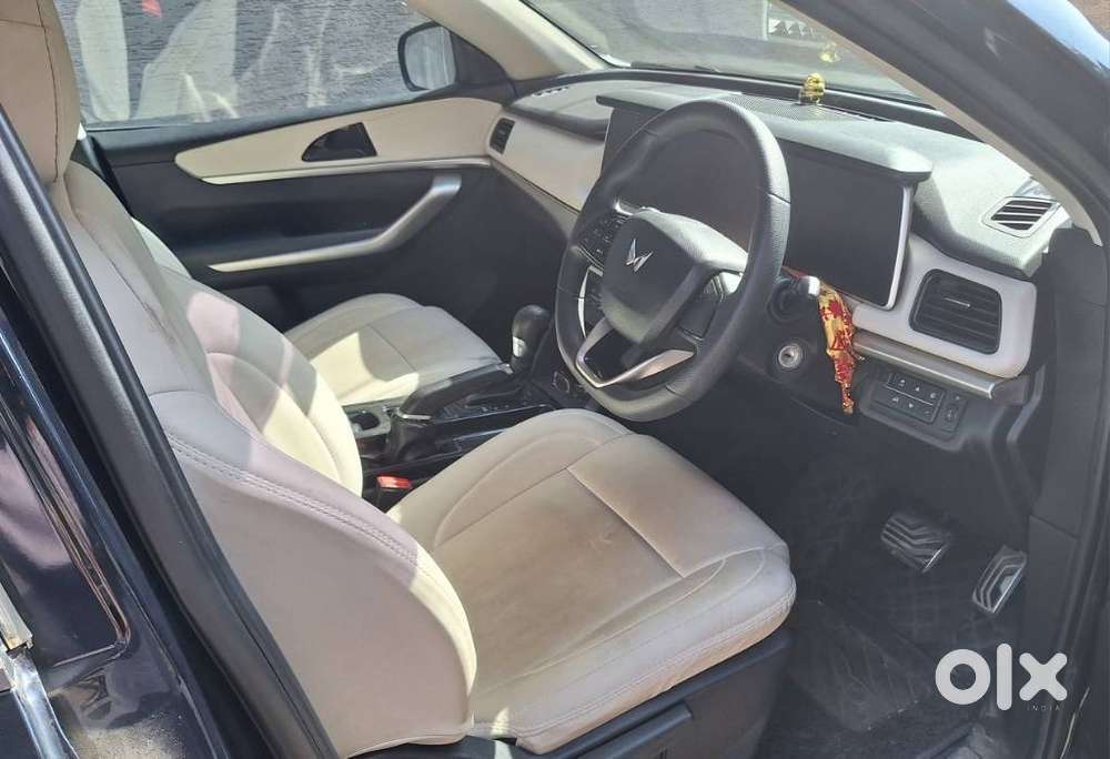 Mahindra Xuv700 2.2 Ax 3 Diesel At 5 Str, 2022, Diesel