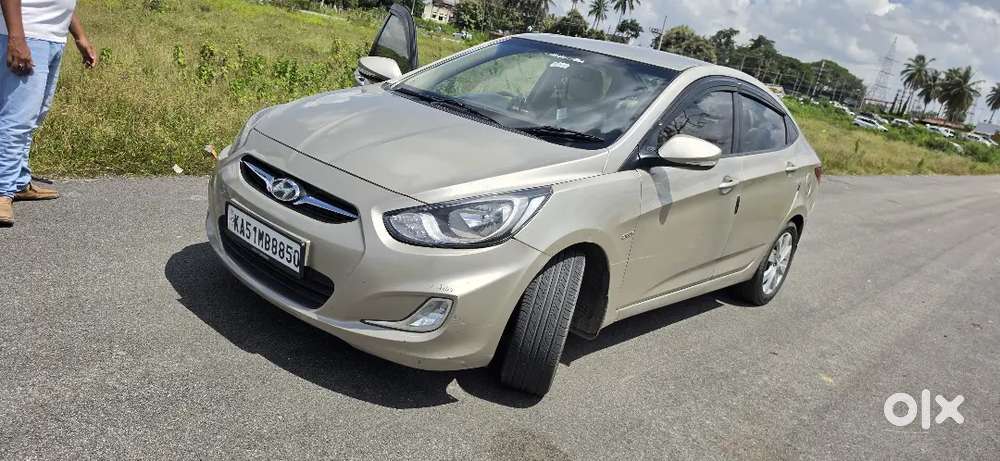 Hyundai Verna 1.6 Crdi 2011 Manual