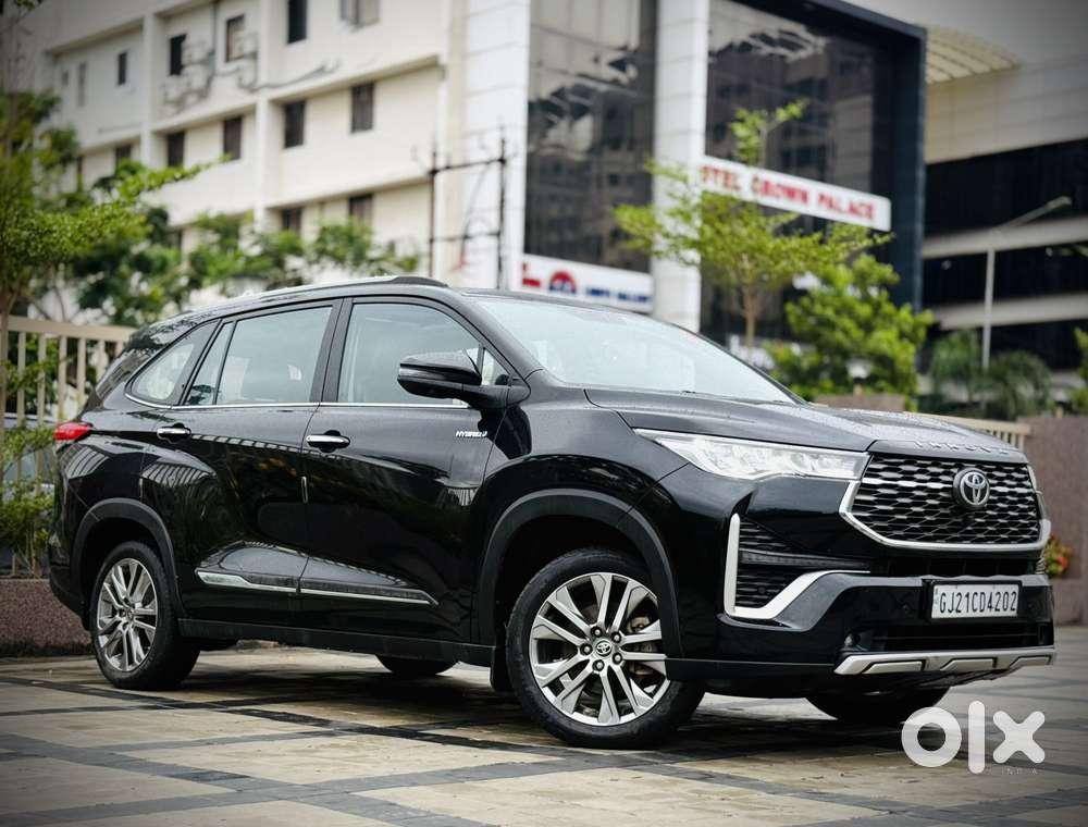 Toyota Innova Hycross 2.0 Zx Hybrid 7 Str, 2023, Petrol