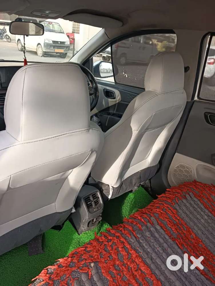 Hyundai Aura Petrol/cng 2023 Model