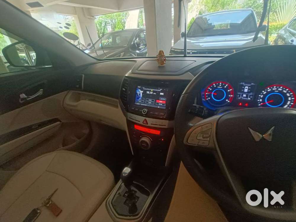 Xuv300 W8 O Petrol Amt
