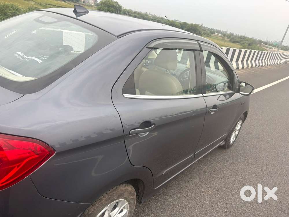 Ford Aspire Titanium Blu 2017