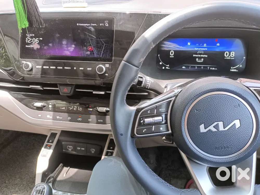 Kia Carens 2024 Petrol 14000 Km Driven