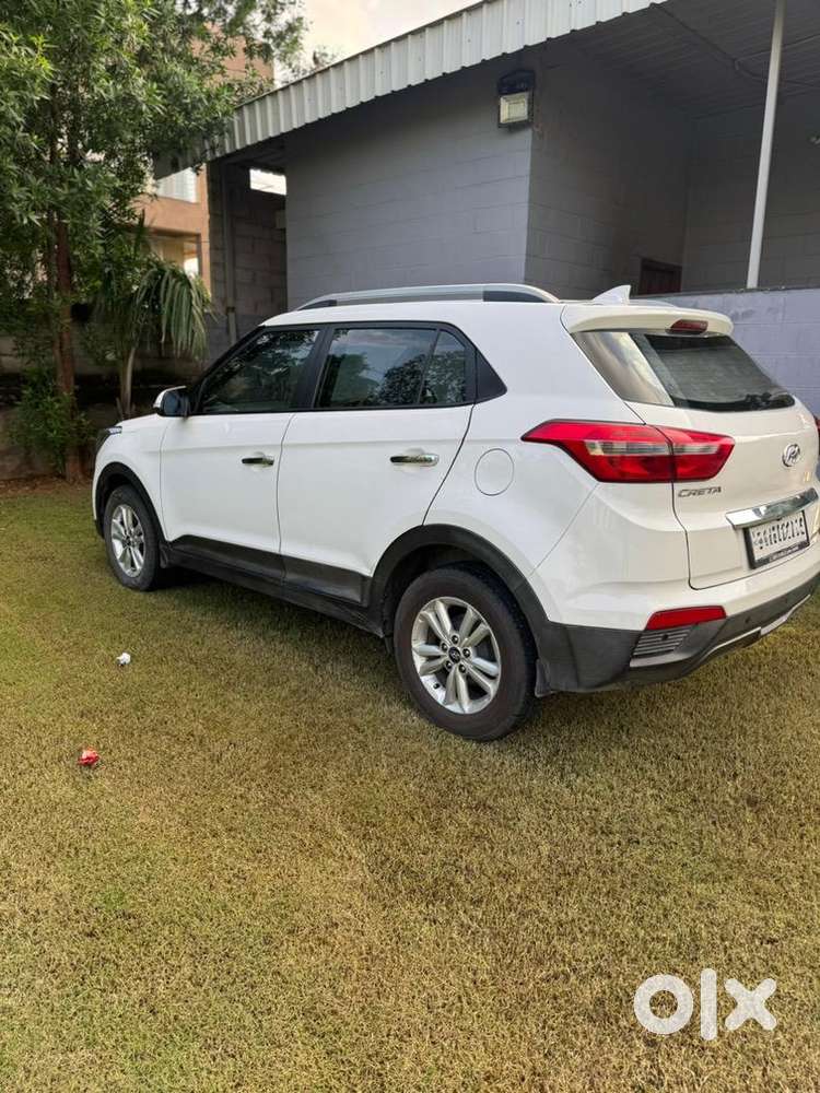 Hyundai Creta 2017 Diesel 90000 Km Driven Well Maintained.
