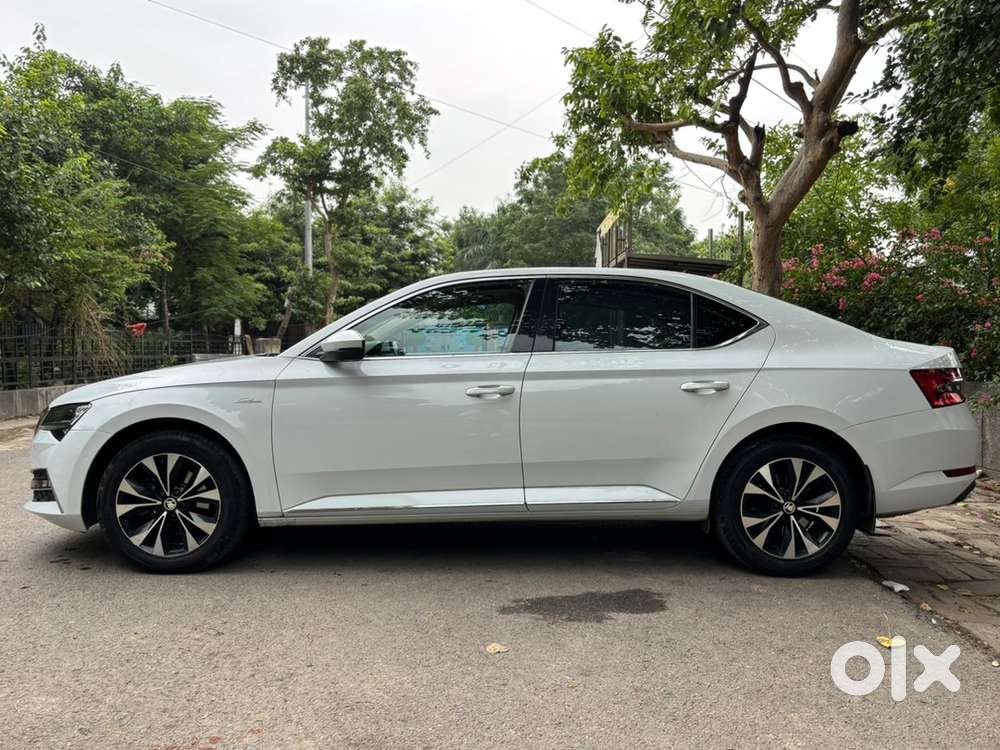 Skoda Superb 2023 Petrol Variant