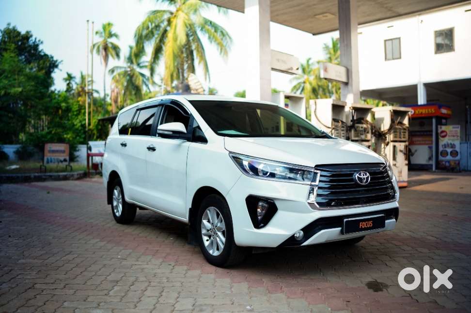 Toyota Innova Crysta 2.4 V, 2016, Diesel