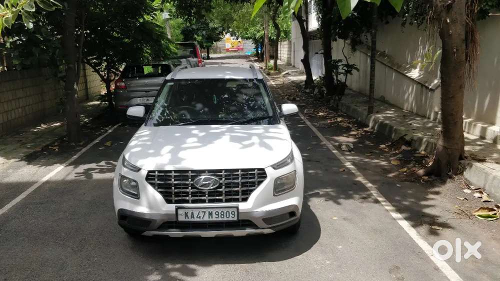 Hyundai Venue Petrol Manual 2021