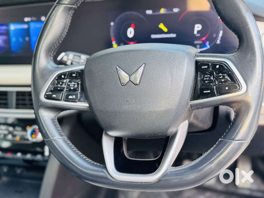 Mahindra Xuv700 2.2 Ax 7 Diesel At Luxury Pack Str Awd, 2022, Diesel