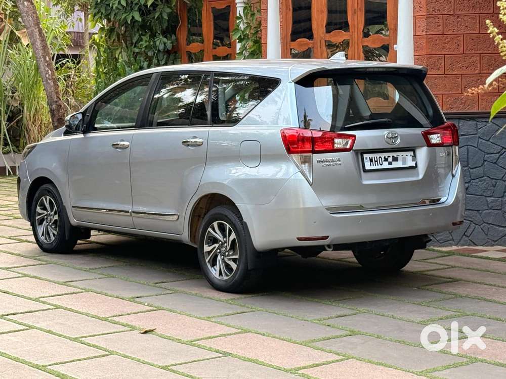 Toyota Innova Crysta 2.4 G Plus Mt 7 Str, 2022, Diesel