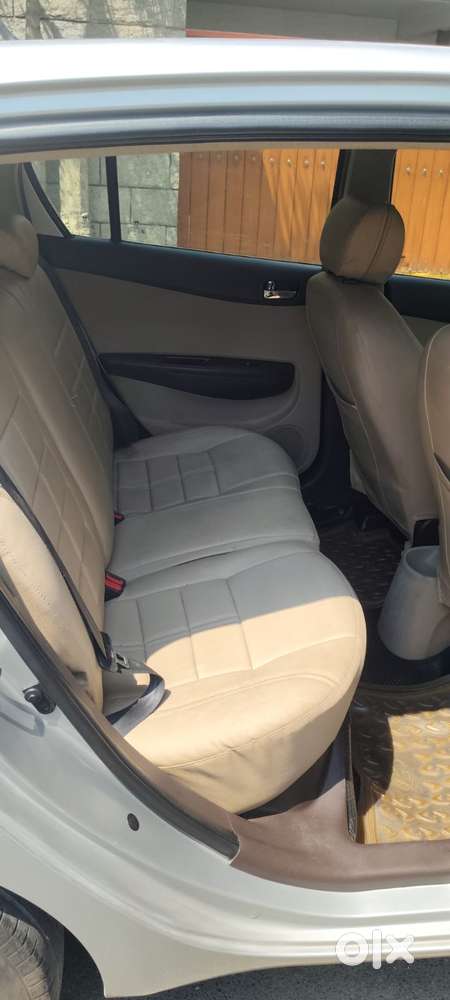 Hyundai I20 2010-2012 1.2 Asta Option With Sunroof, 2011, Petrol