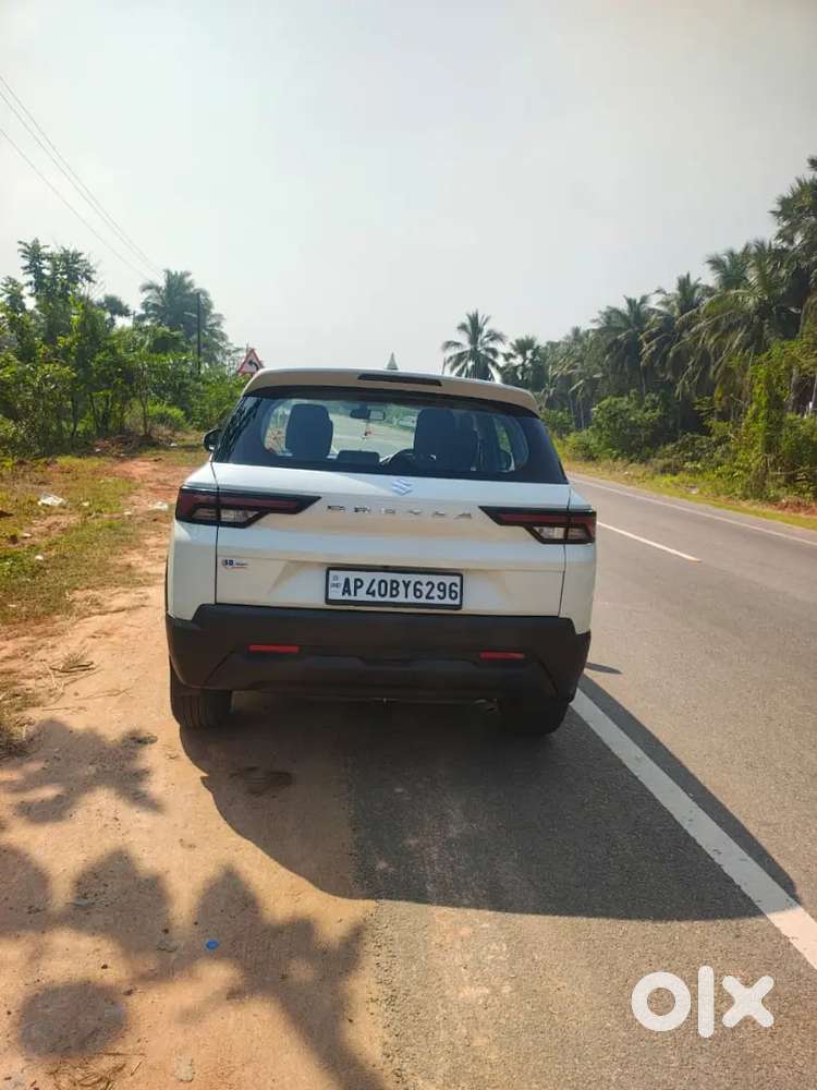 Maruti Suzuki Brezza Vxi 2024