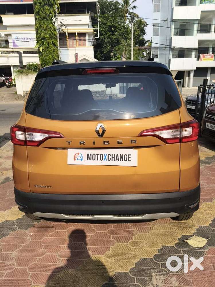 Renault Triber Rxt, 2022, Petrol