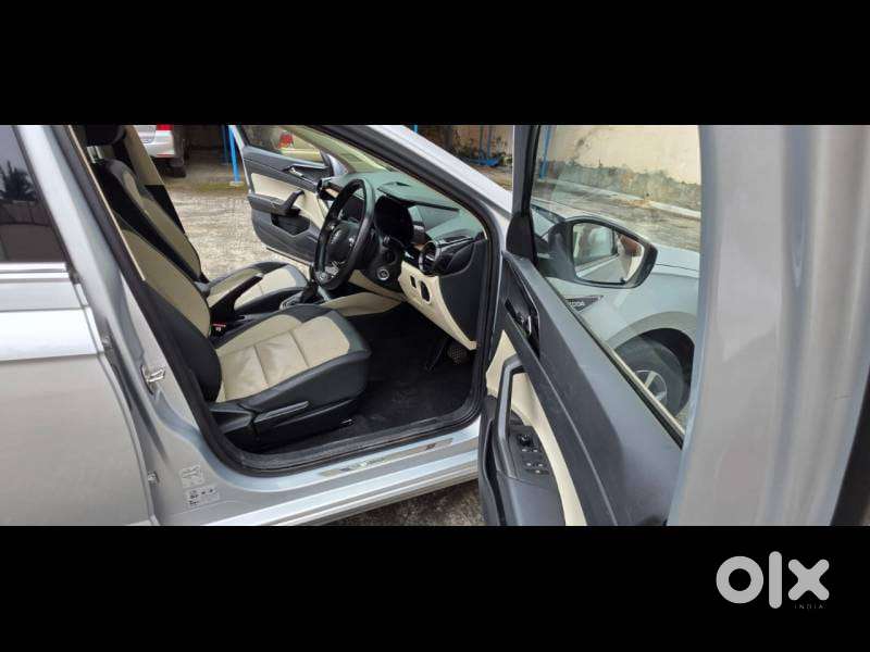 Skoda Slavia Style 1.0l Tsi At, 2023, Petrol