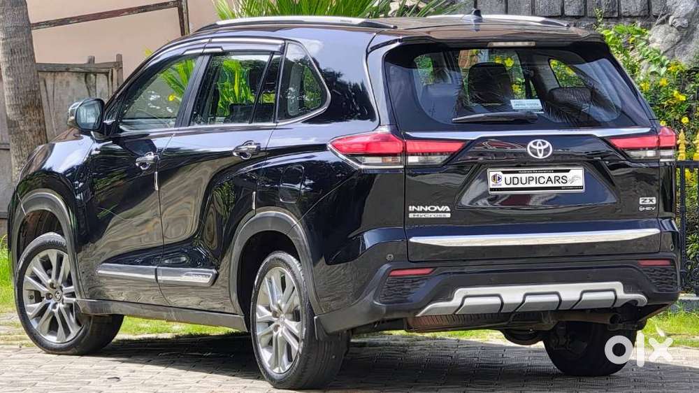 Toyota Innova Hycross 2.0 Zx (o) Hybrid 7 Str, 2025, Petrol