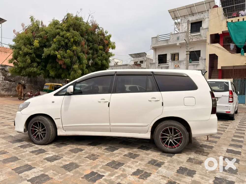 Toyota Innova 2013 Diesel Well Maintained