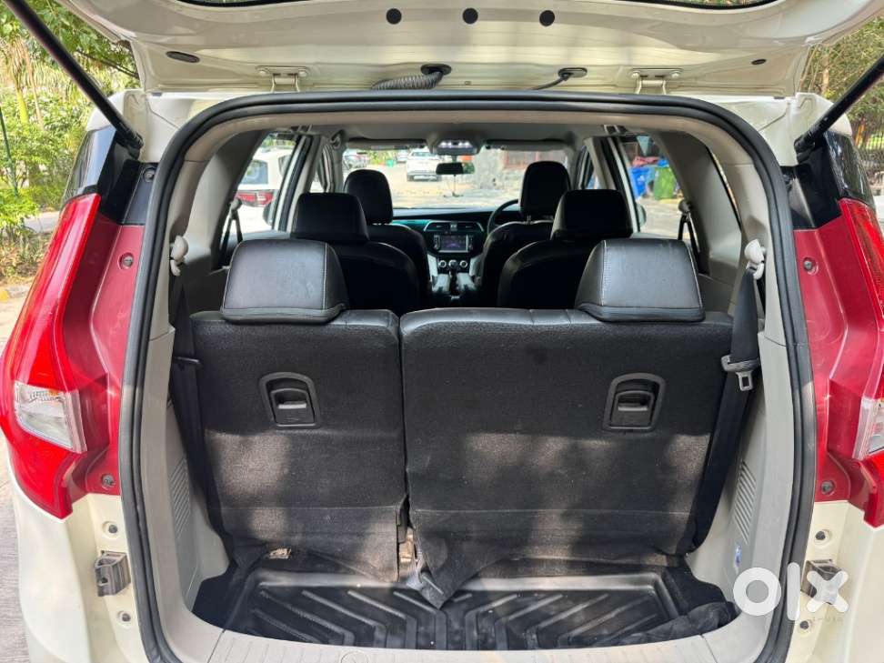 Mahindra Marazzo M6, 2018, Diesel