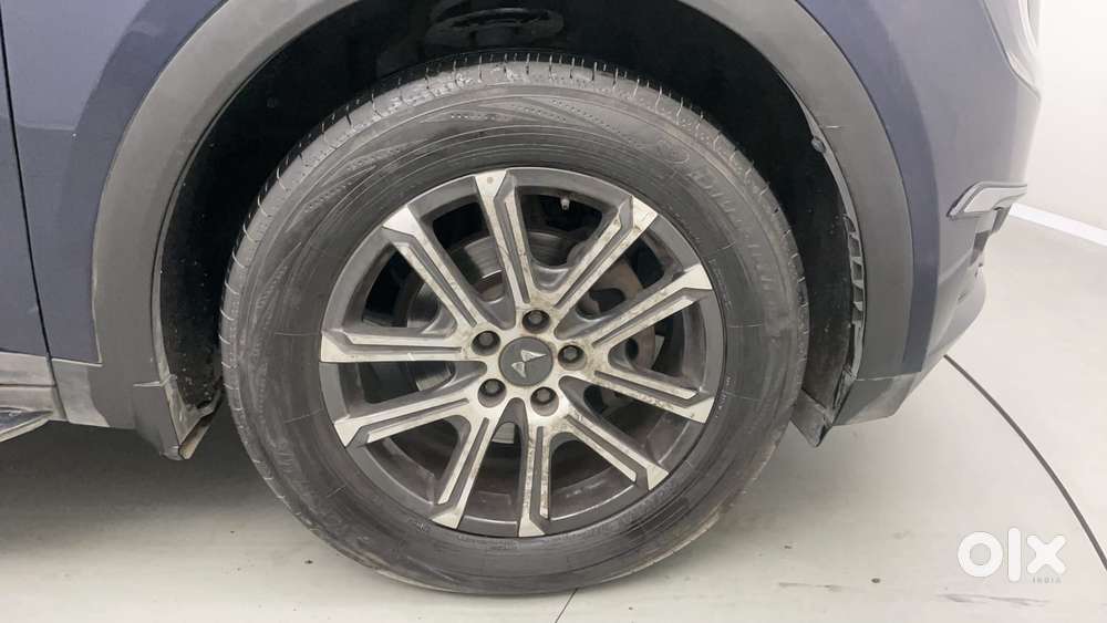 Mahindra Xuv700 2.2 Ax 7 Diesel At Luxury Pack Str, 2022, Diesel