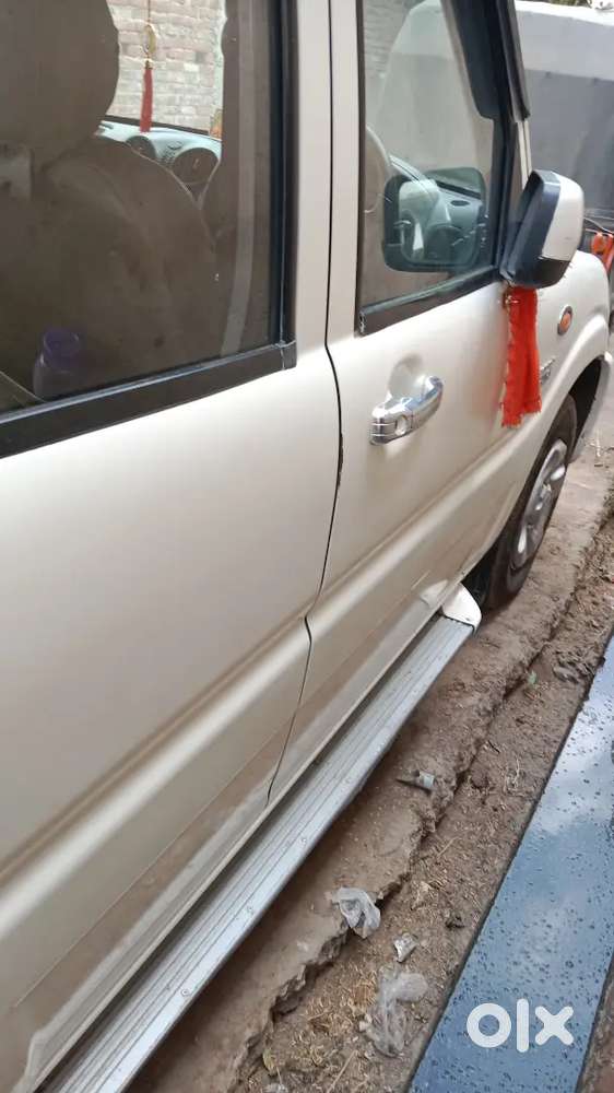 Mahindra Scorpio 2014 Petrol