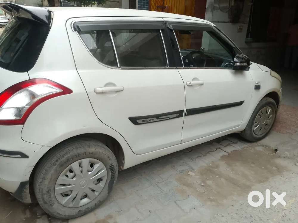 Maruti Suzuki Swift Lxi 2017