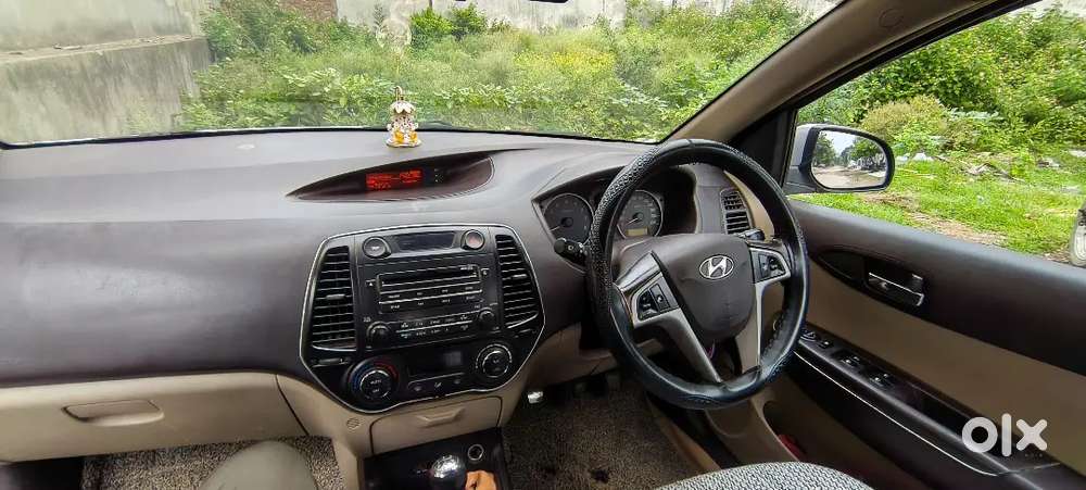 Hyundai I20 Asta Top Model 2009  Petrol + Lpg  Abs
