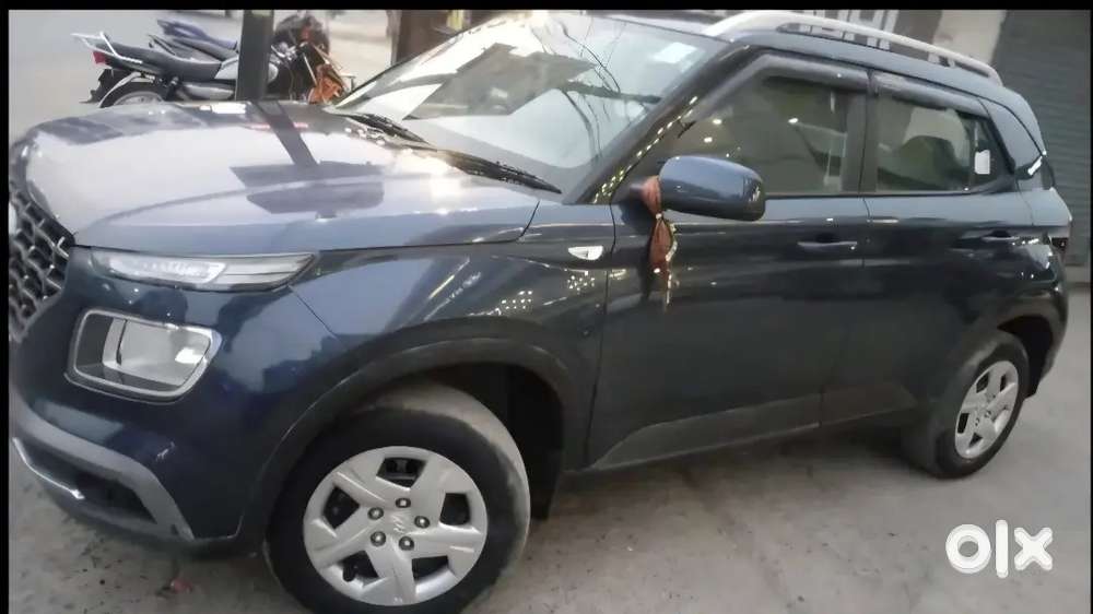 Hyundai Venue 2021 Petrol Well Maintained